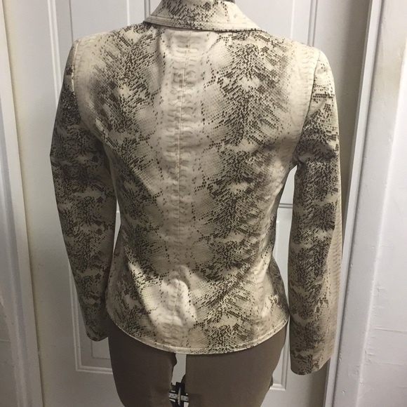 Jacket - Picture 3 of 4